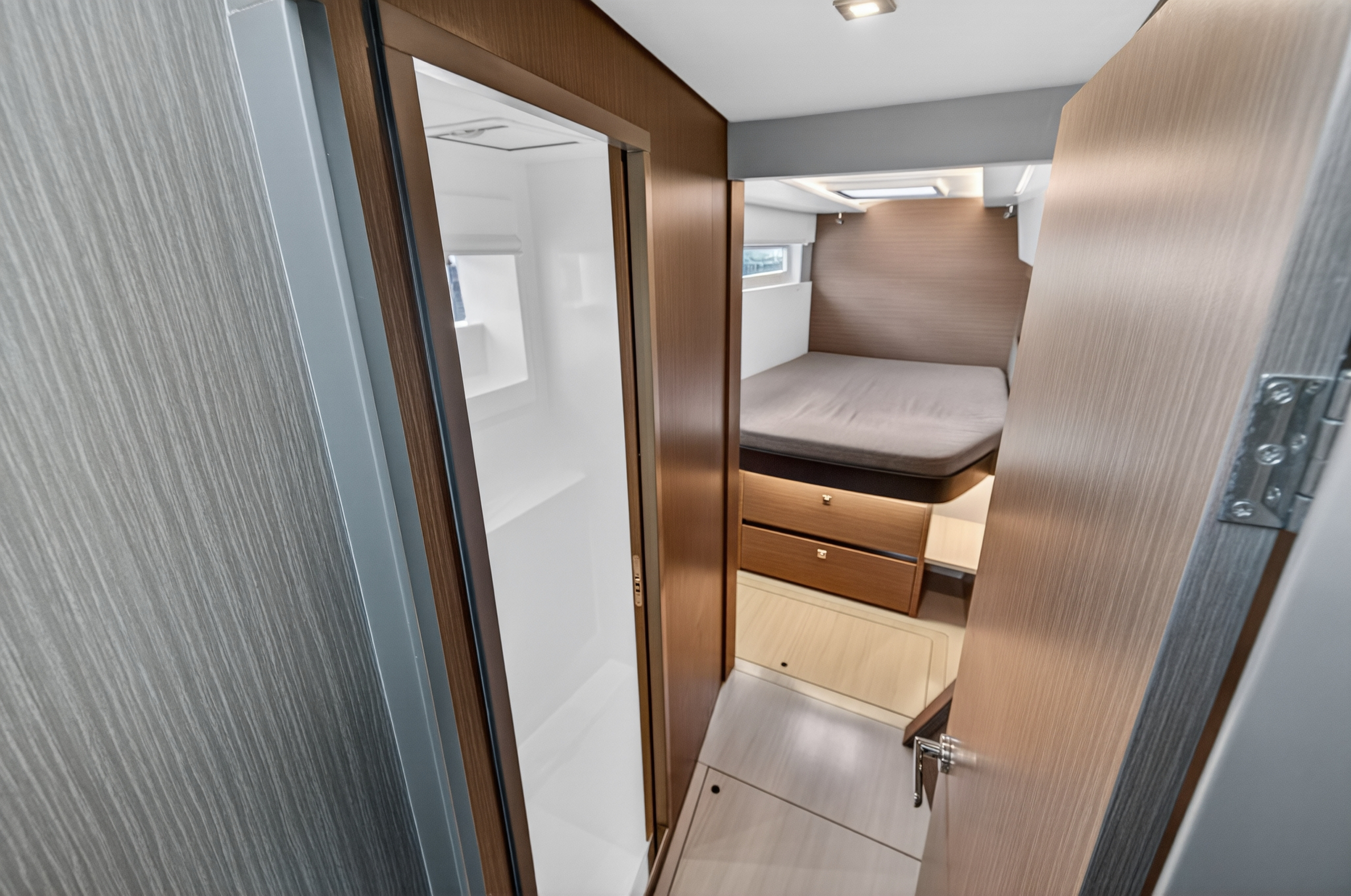 Boat image 128