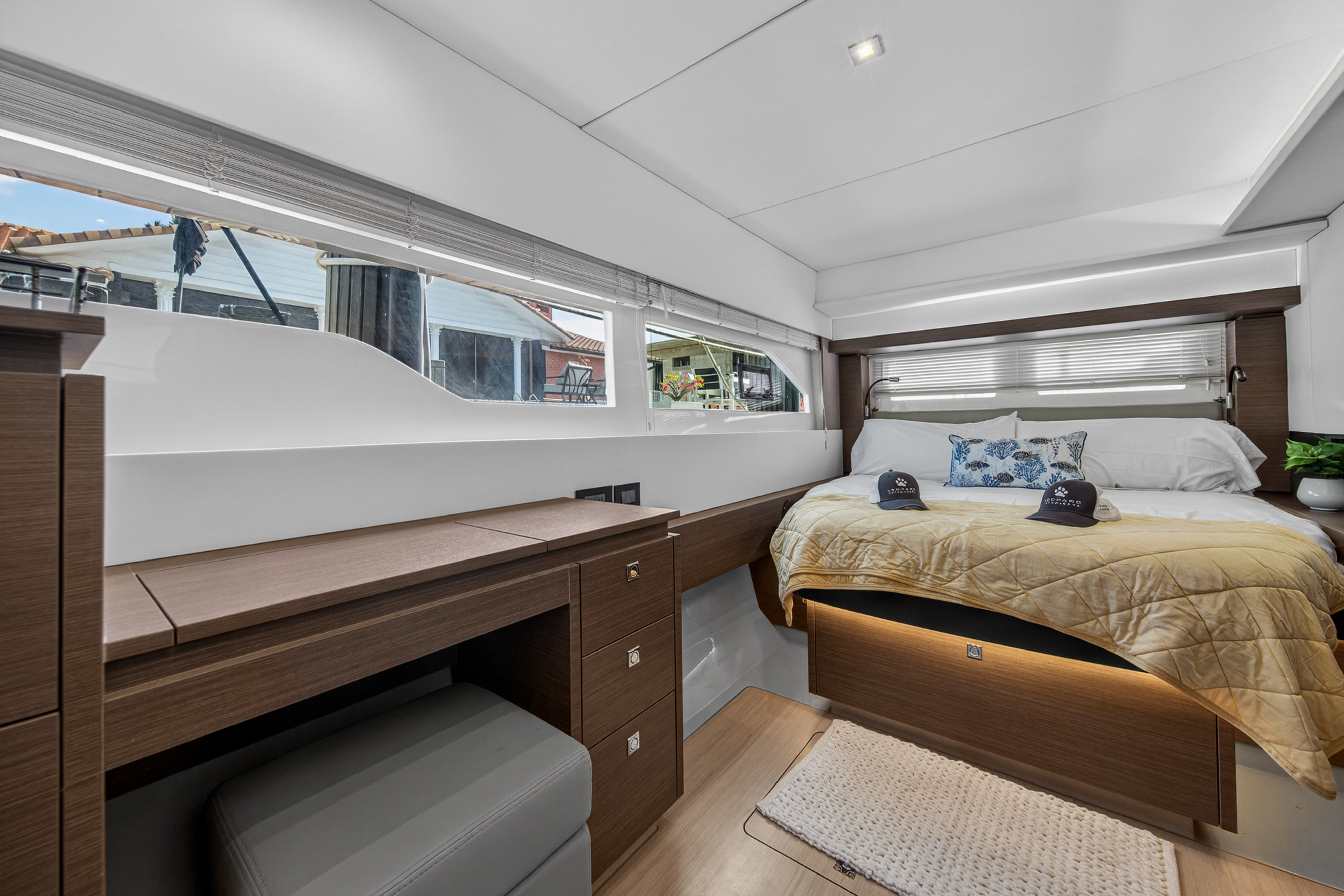 Boat image 81