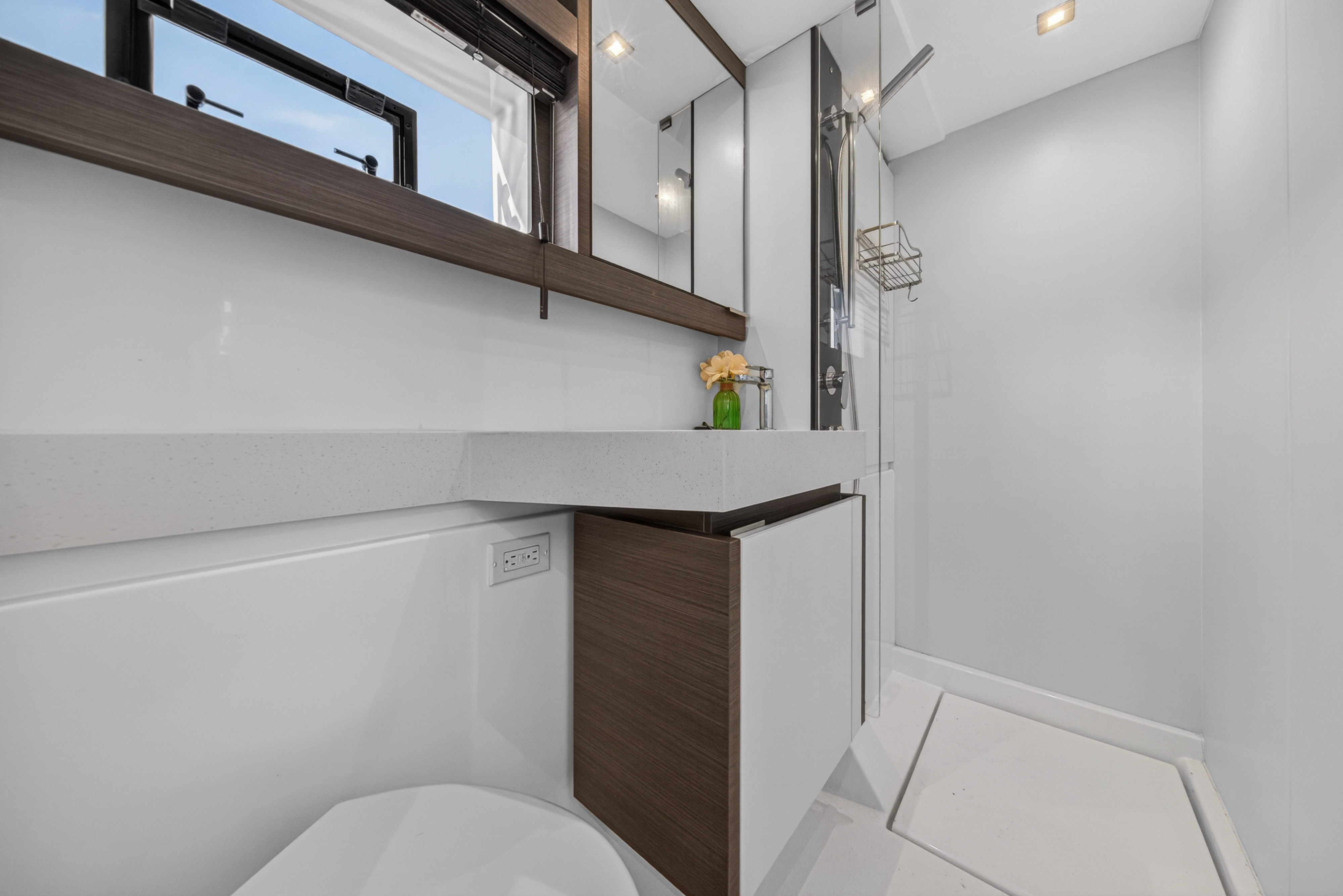 Boat image 100