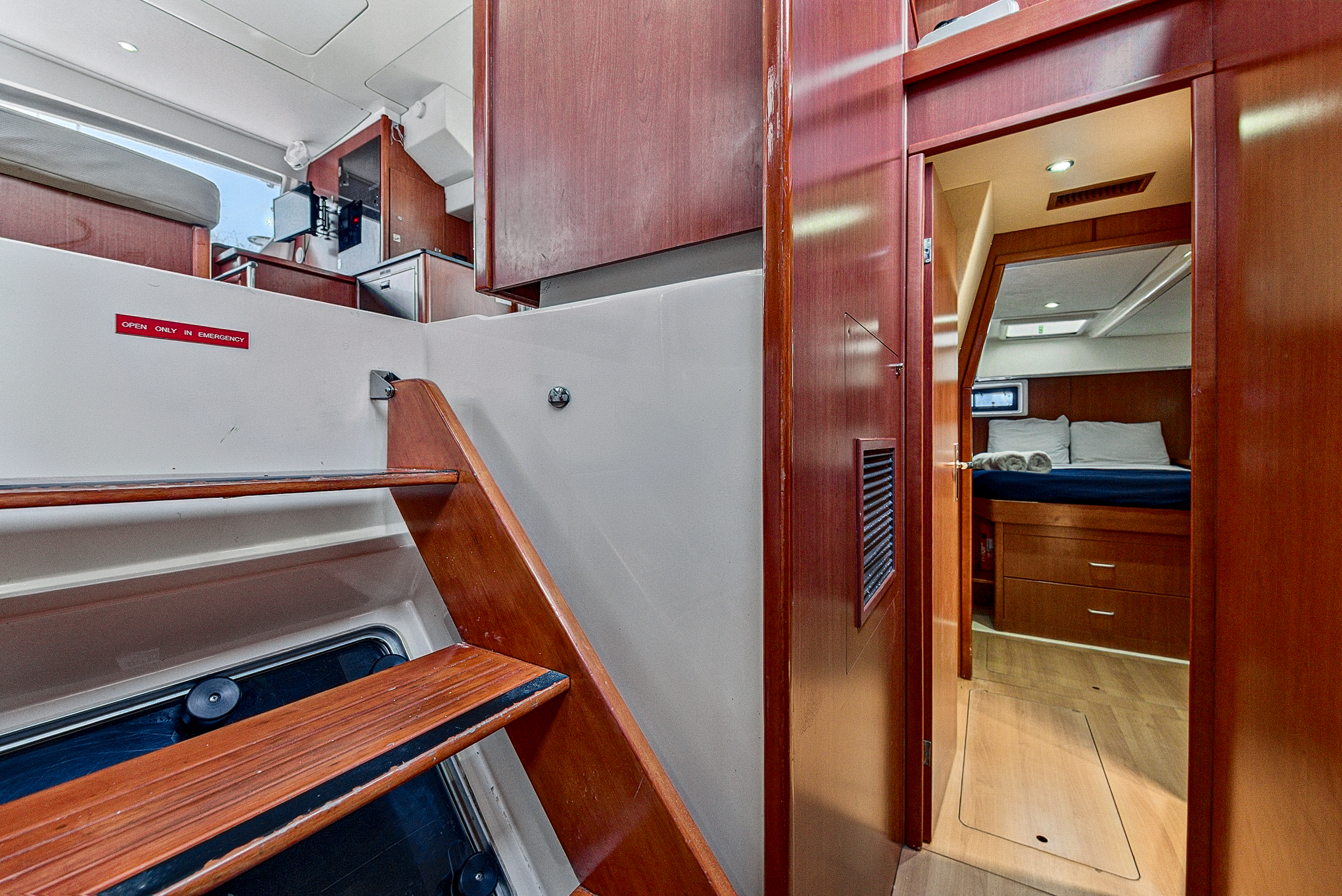 Boat image 99
